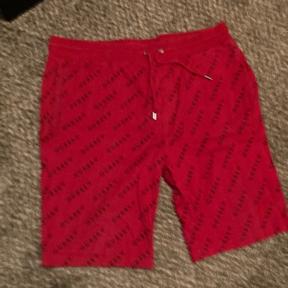 Red Guess Sorts size men’s large
